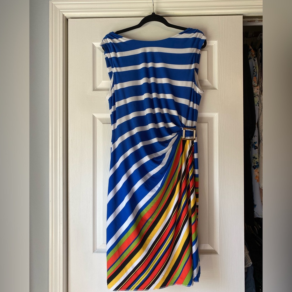 Tahari Arthur S Levine - Sleeveless Dress - Size 16 - Gold Zipper